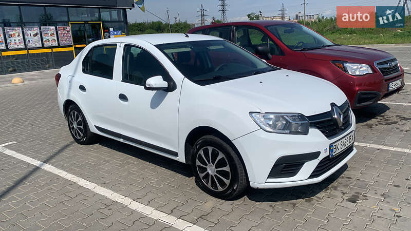 Седан Renault Logan 2017 в 