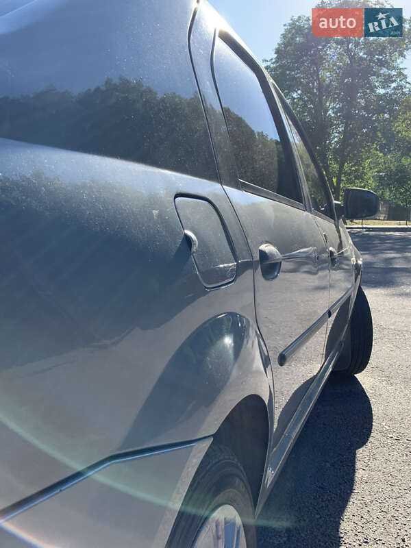 Седан Renault Logan 2010 в Львове