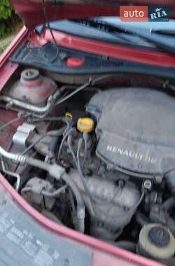 Седан Renault Logan 2010 в 