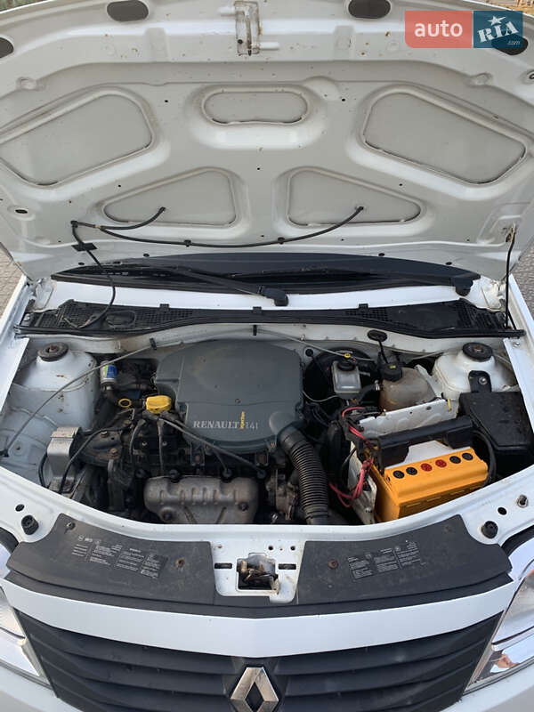 Седан Renault Logan 2011 в Полтаві