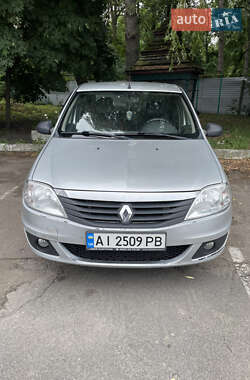 Седан Renault Logan 2010 в 