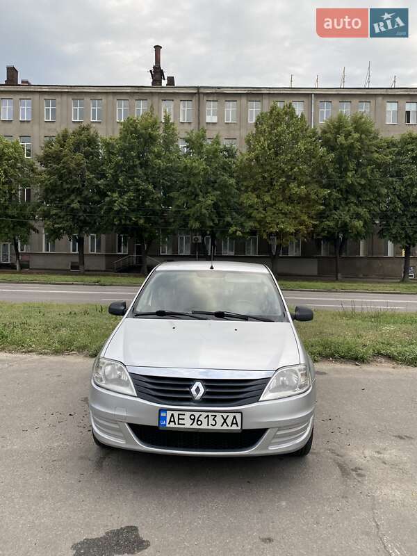 Renault Logan 2010