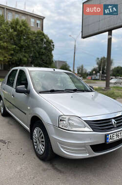 Седан Renault Logan 2010 в Харкові