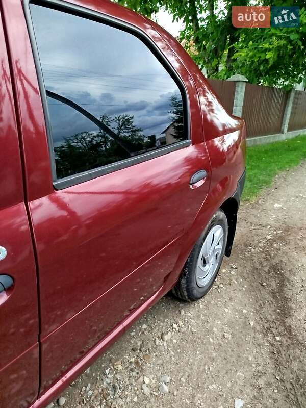 Седан Renault Logan 2011 в Рогатине