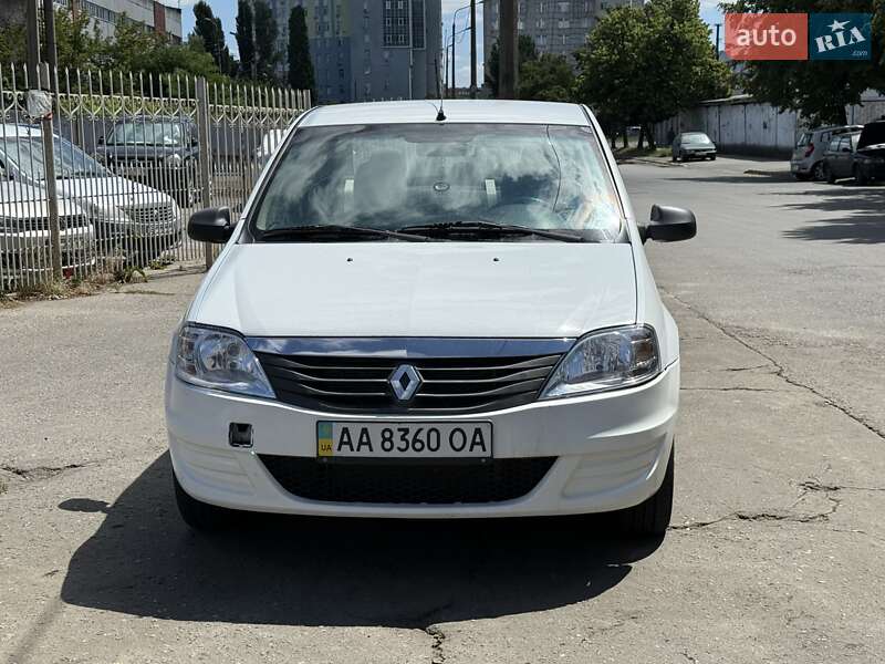 Renault Logan 2012