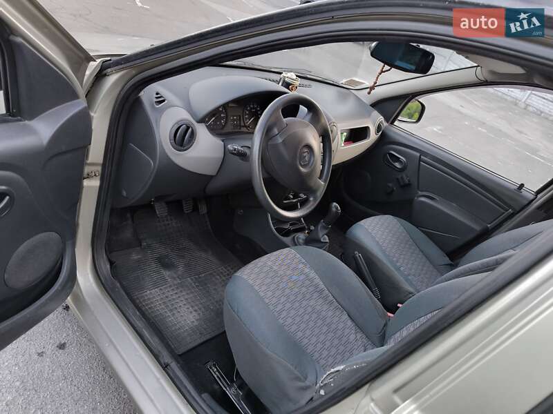 Седан Renault Logan 2009 в Днепре