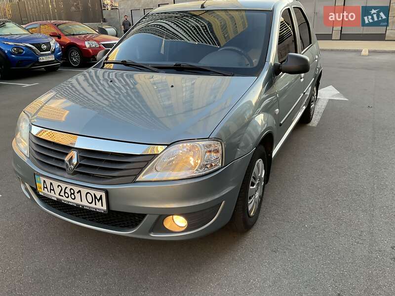 Седан Renault Logan 2011 в Киеве