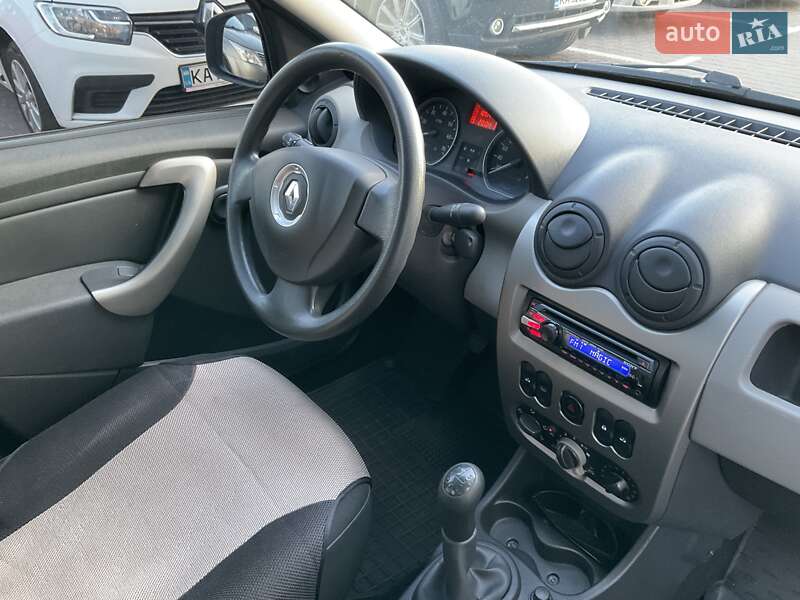 Седан Renault Logan 2011 в Киеве