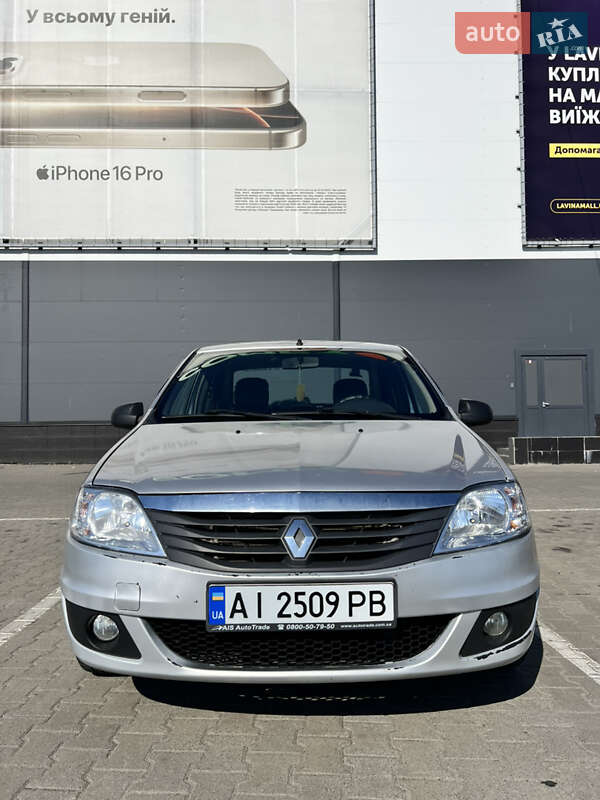 Седан Renault Logan 2010 в Києві