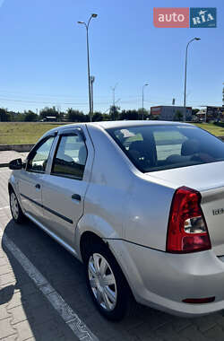 Седан Renault Logan 2010 в 