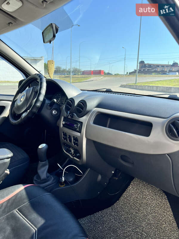 Седан Renault Logan 2010 в Києві