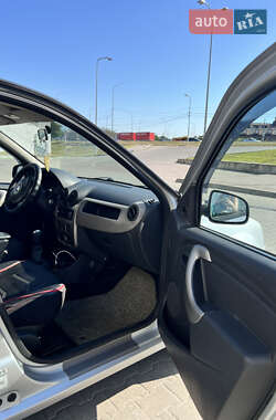 Седан Renault Logan 2010 в 