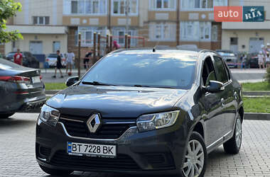Седан Renault Logan 2017 в Чернівцях