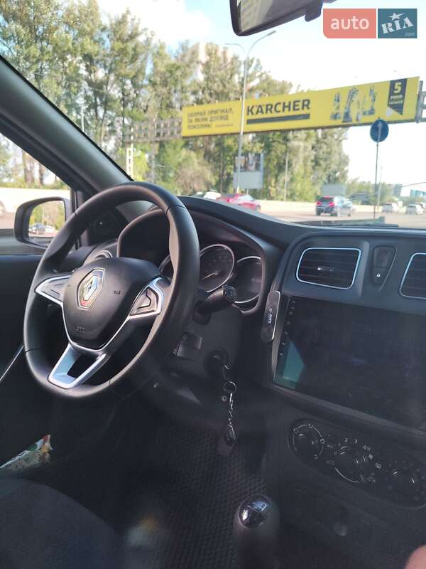 Седан Renault Logan 2017 в Вишневому фото 4 Седан Renault Logan 2017 в Вишневому