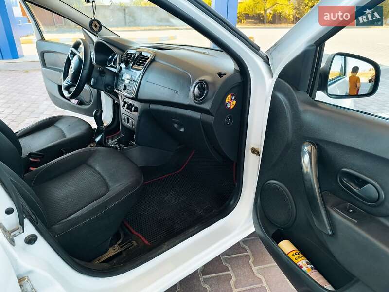 Седан Renault Logan 2019 в Рени