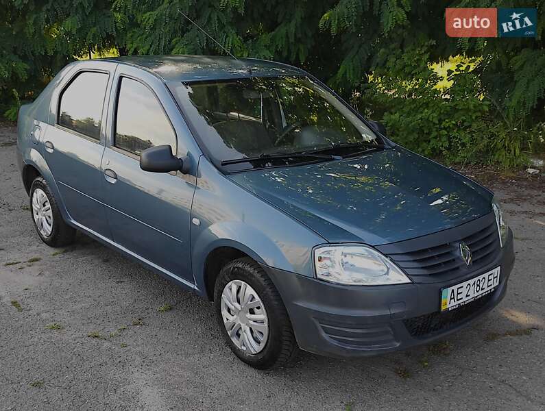 Renault Logan 2010