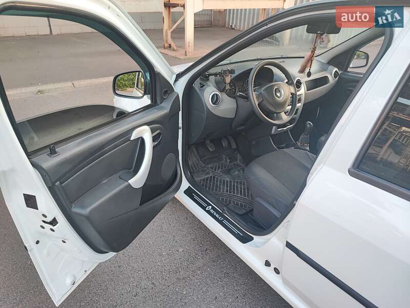 Седан Renault Logan 2012 в Кривом Роге