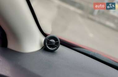 Седан Renault Logan 2016 в 