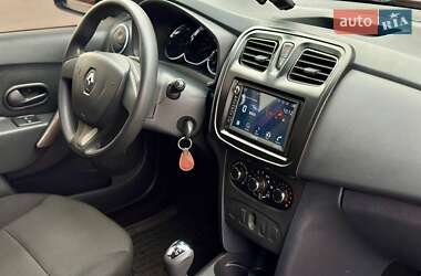 Седан Renault Logan 2016 в 