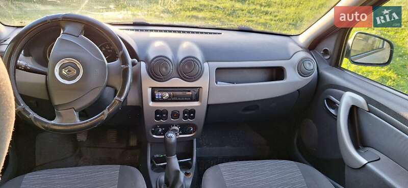 Седан Renault Logan 2011 в Турці