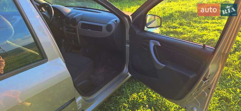 Седан Renault Logan 2011 в Турці