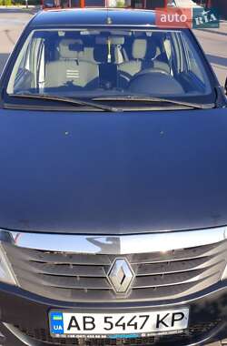 Седан Renault Logan 2012 в 