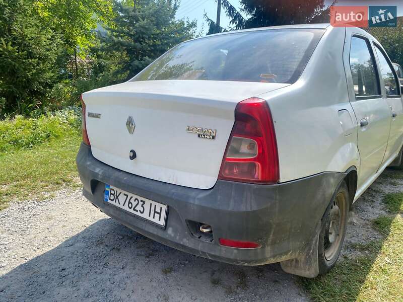 Седан Renault Logan 2012 в Дубно