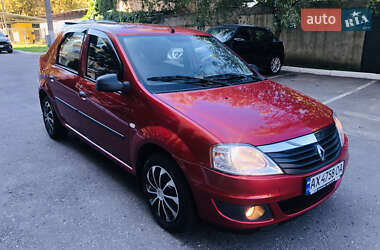 Седан Renault Logan 2011 в 
