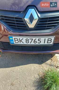 Седан Renault Logan 2016 в Ровно