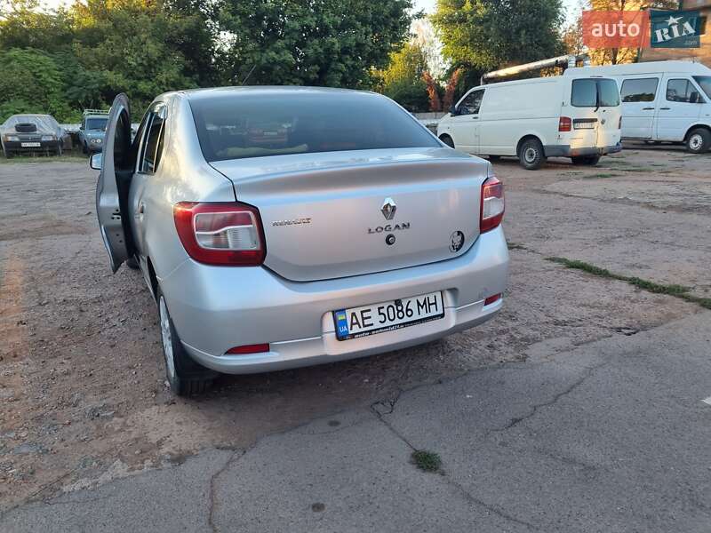 Седан Renault Logan 2013 в Кривом Роге