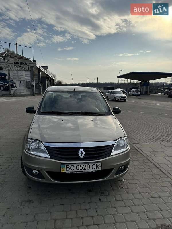Renault Logan 2011