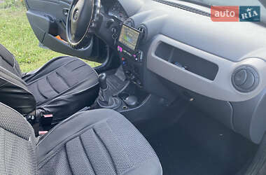Седан Renault Logan 2012 в 