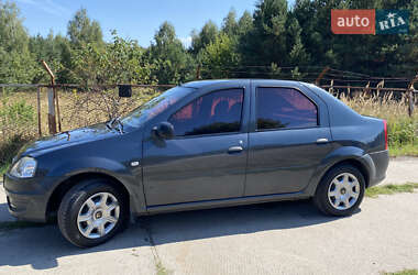Седан Renault Logan 2012 в 