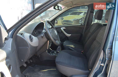 Седан Renault Logan 2010 в 