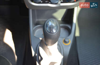 Седан Renault Logan 2010 в 
