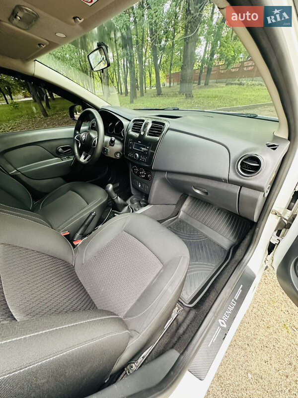 Седан Renault Logan 2018 в Харькове