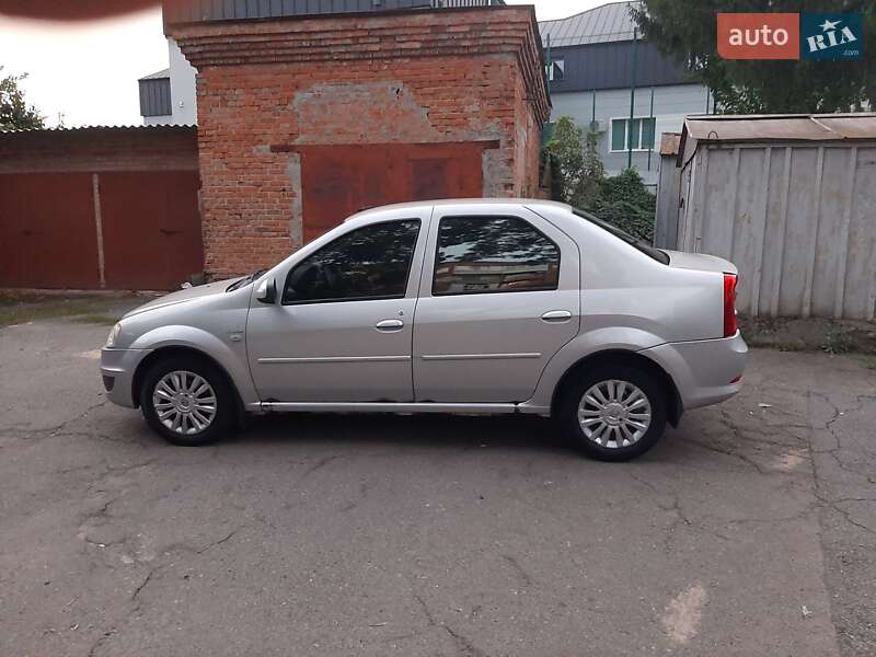 Седан Renault Logan 2012 в Виннице