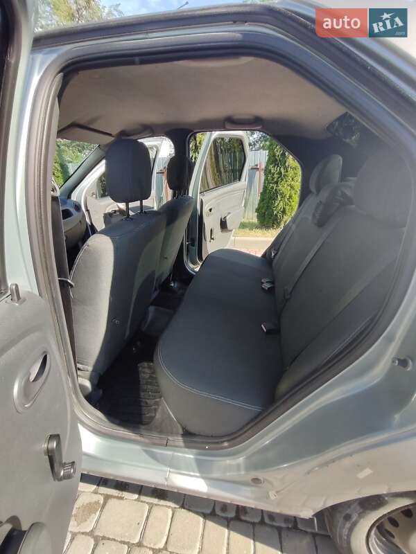 Седан Renault Logan 2011 в Ивано-Франковске