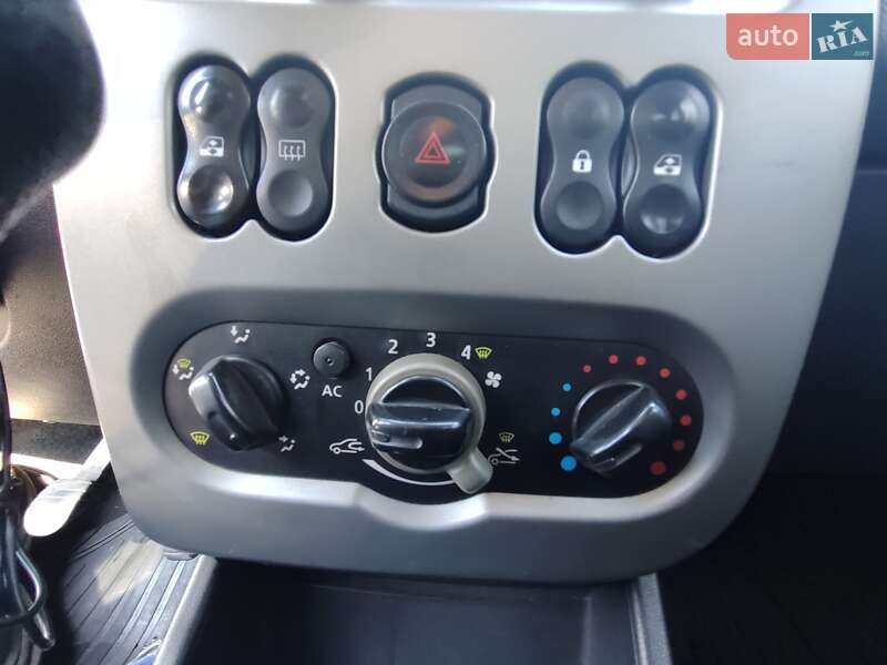 Седан Renault Logan 2011 в Ивано-Франковске