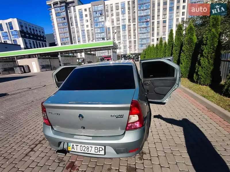Renault Logan 2011