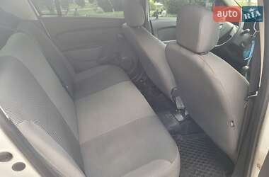 Седан Renault Logan 2014 в 