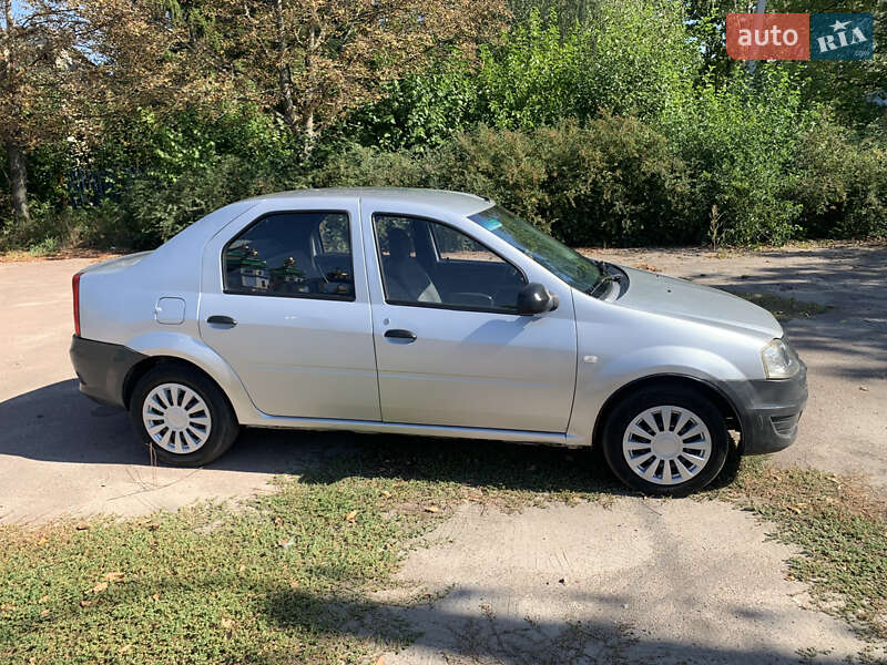 Седан Renault Logan 2011 в Переяславі