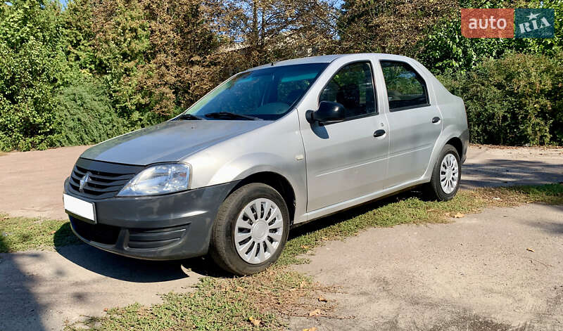 Седан Renault Logan 2011 в Переяславі