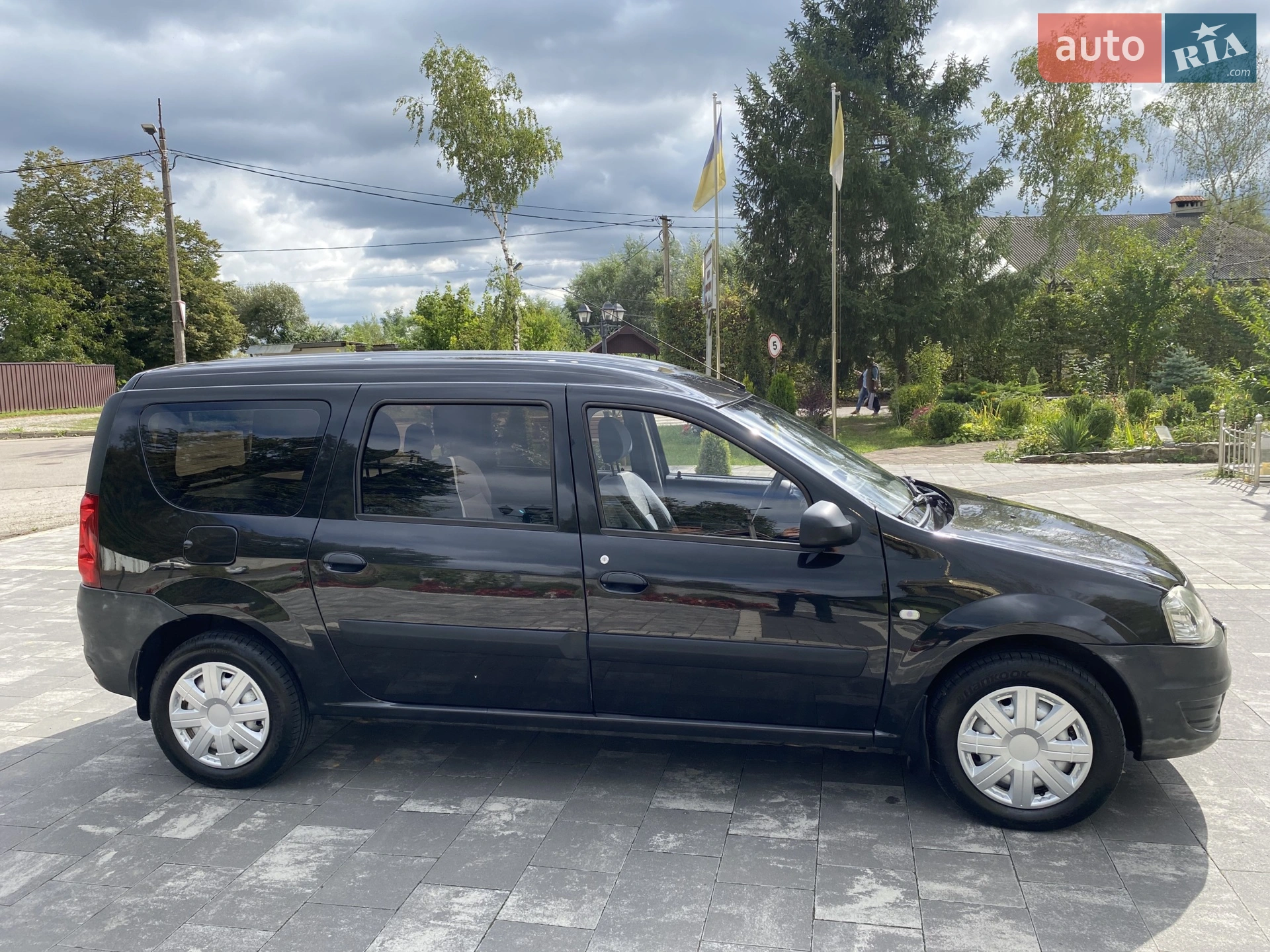 2010 Renault Logan - мініатюра 2