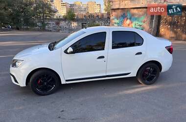 Седан Renault Logan 2019 в 