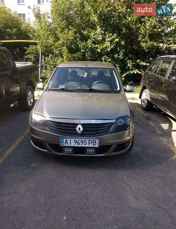 Renault Logan 2011