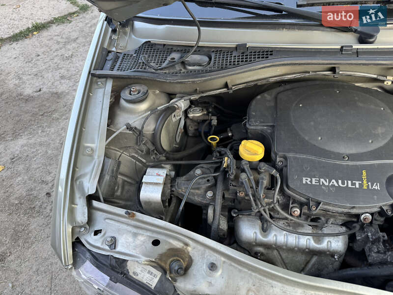 Седан Renault Logan 2011 в Бобрику