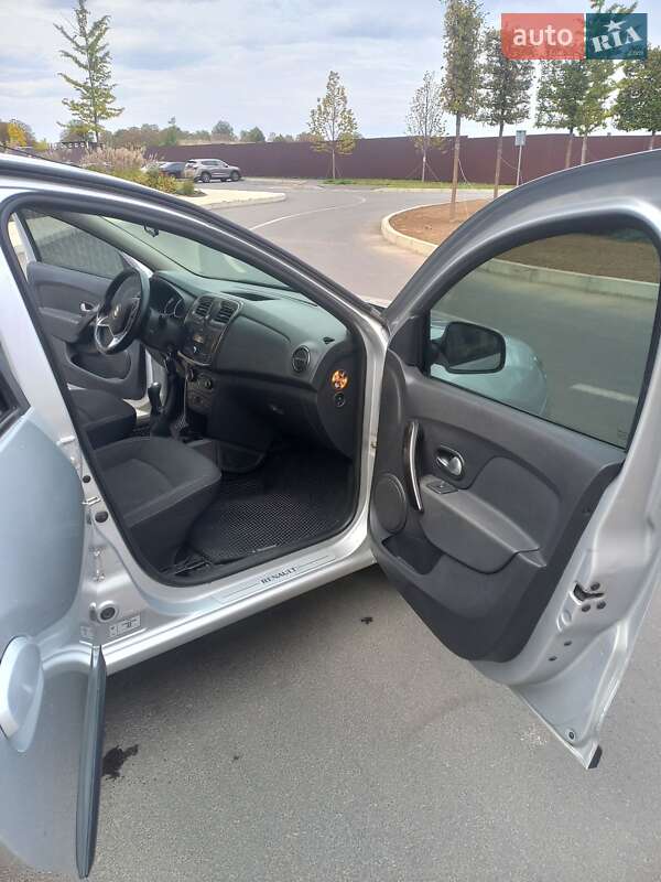 Седан Renault Logan 2018 в Умани