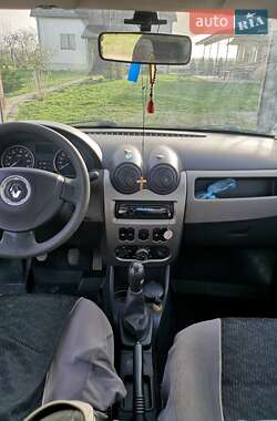 Седан Renault Logan 2010 в 