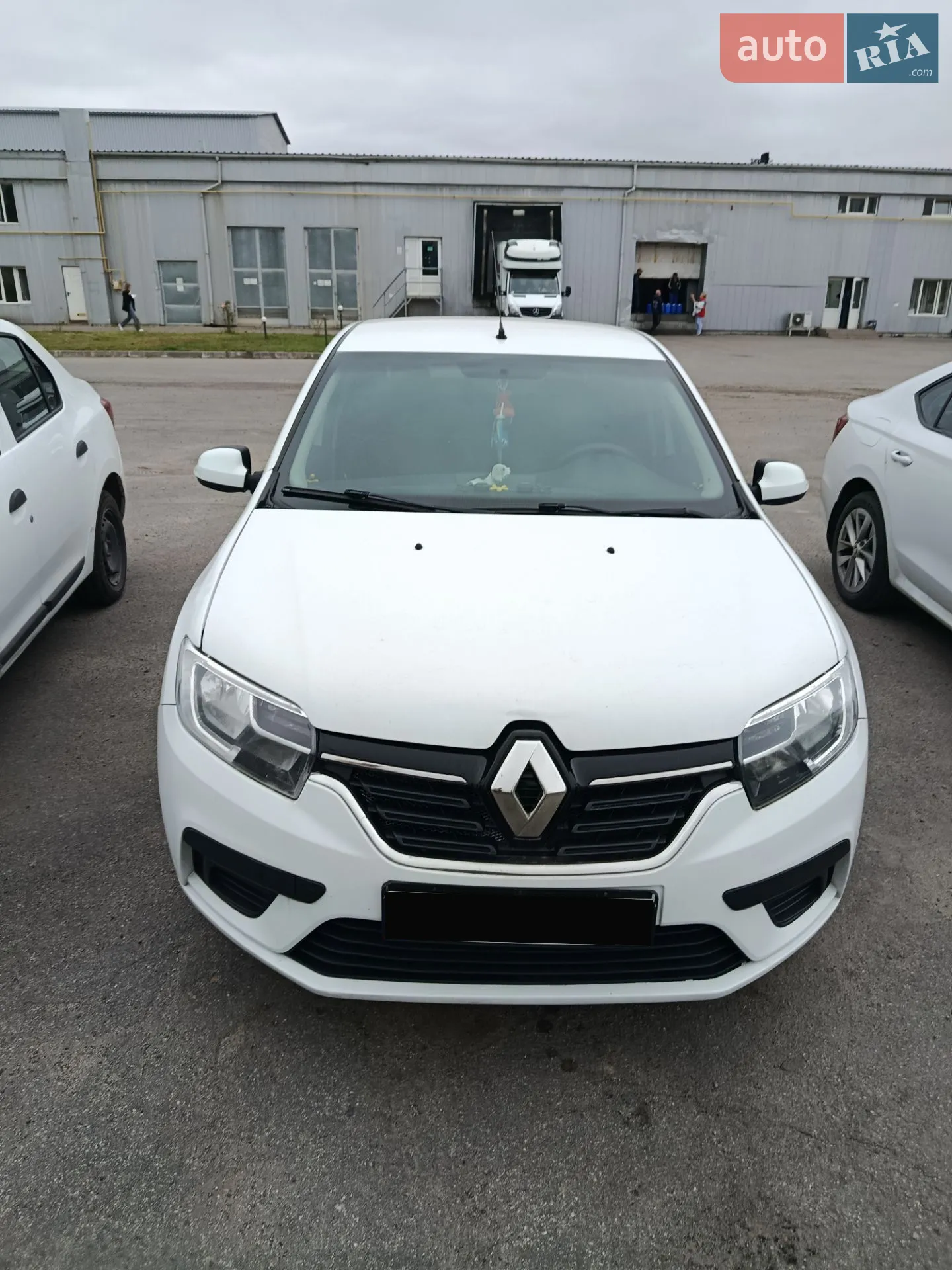 2019 Renault Logan - фото 1